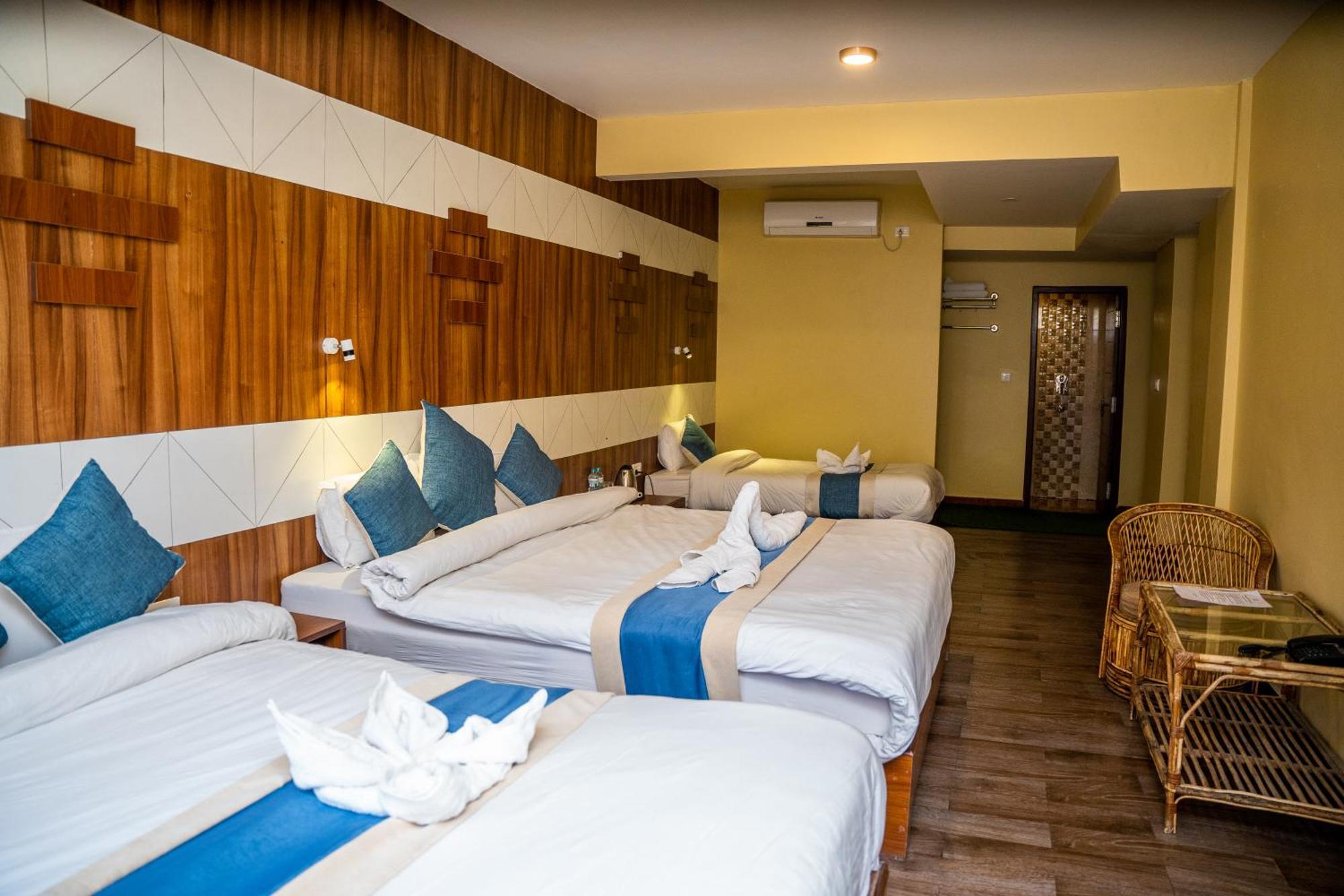 Hotel Glory Garden Pokhara Habitación foto