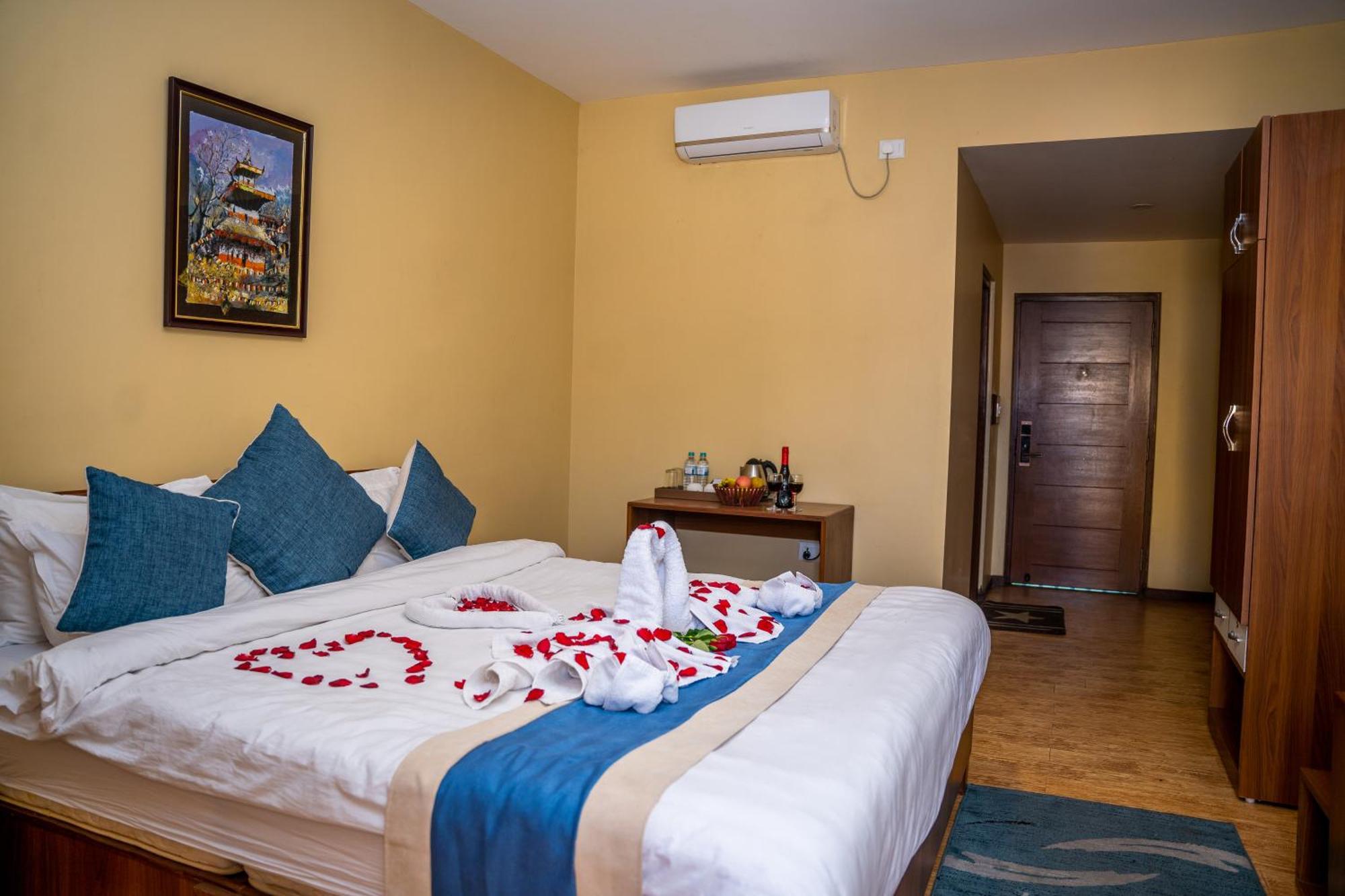 Hotel Glory Garden Pokhara Habitación foto